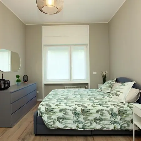아파트 Bright And Welcoming Two-room Modern *